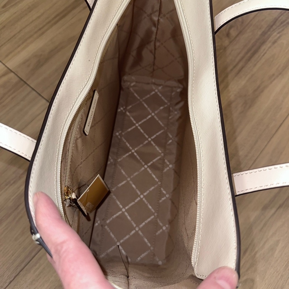 Michael Kors Leida Ivory Tote Bag - NWT - Picture 3 of 7
